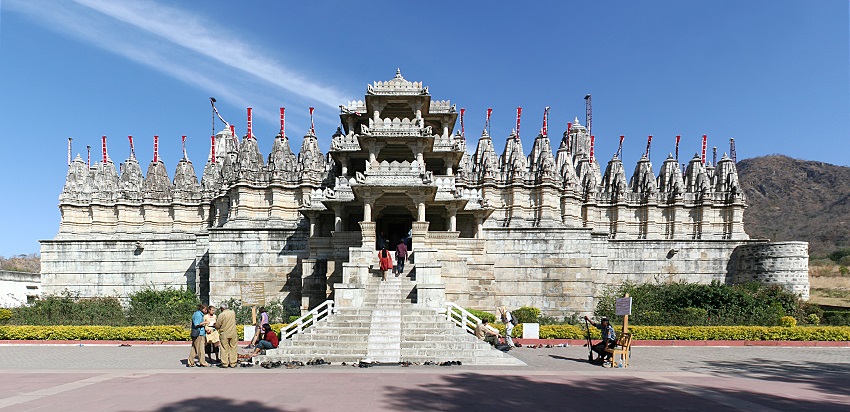 The image shows the Jain Temple in Ranakpur, which is the best thing to see in Ranakpur.