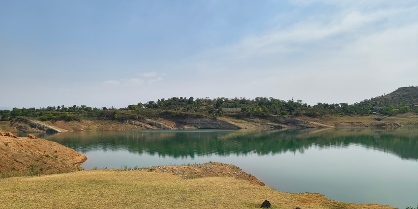 Witnessing the majestic Ranjit Sagar Dam is one of the top things to do in Pathankot.