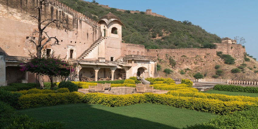 Taragarh Fort's stunning views and historical experience, are the best things to do in Ajmer.