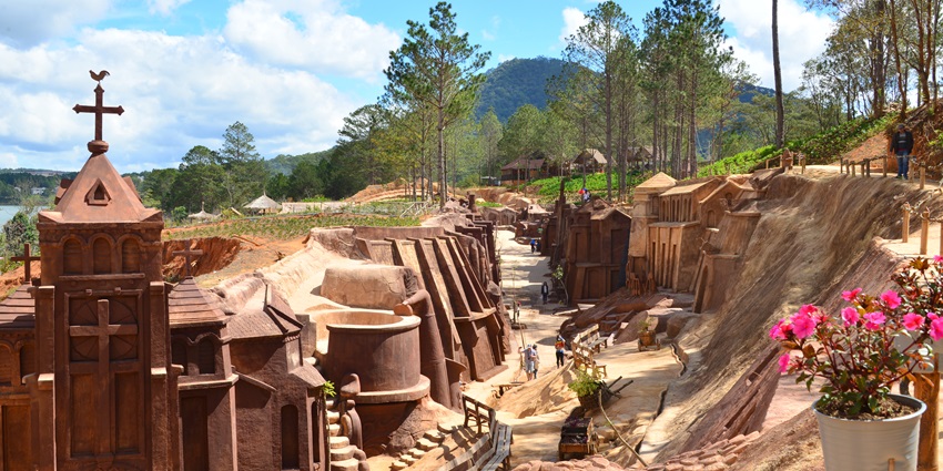 A panoramic view of the majestic clay tunnel in Da Lat, Vietnam