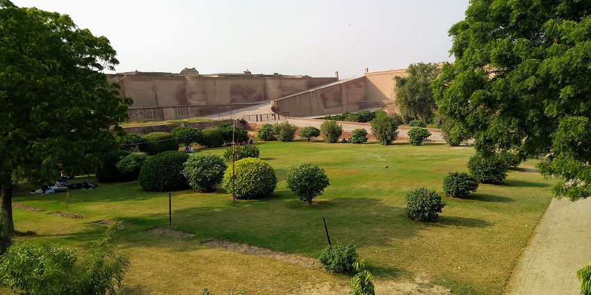 One can visit the Gurdwara Qila Mubarak Sahib for a religious sojourn.