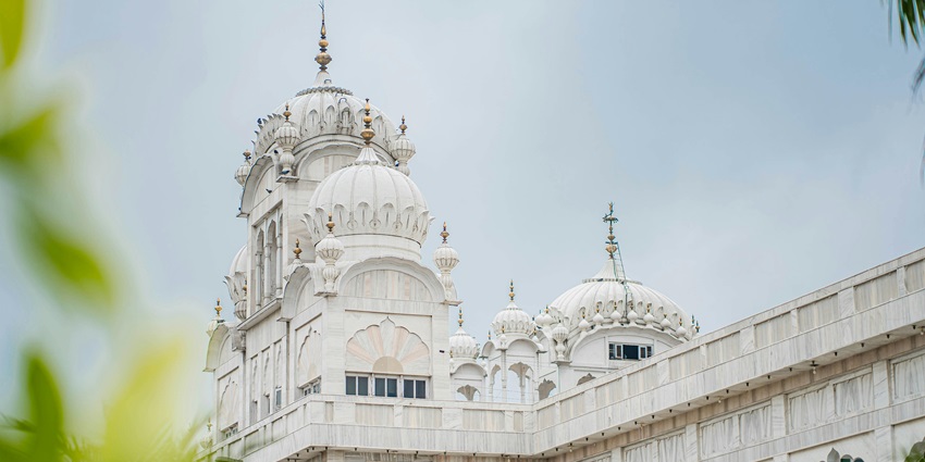 There’s a Gurudwara Sahib near the fort, for the religious people to admire the culture.