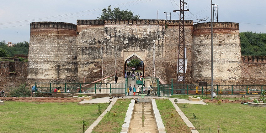 Visit the Gurudwara inside the fort, providing a cultural and spiritual experience.