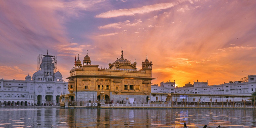 The Golden Temple and pool area surrounding it are a scenic sight to behold in Amritsar