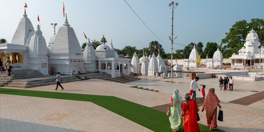 Inside the coutryards of Narmada Mandir, featuring its stunning architecture