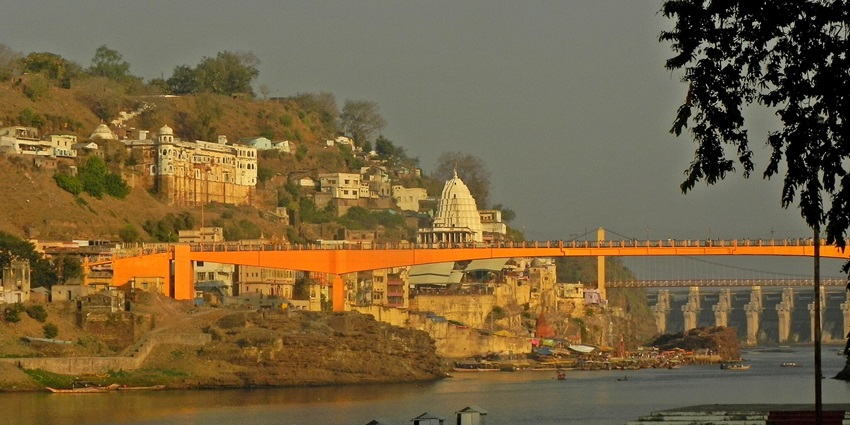 Visit the Omkareshwar Temple, a sacred Jyotirlinga shrine that is a key highlight among things to do in Omkareshwar.