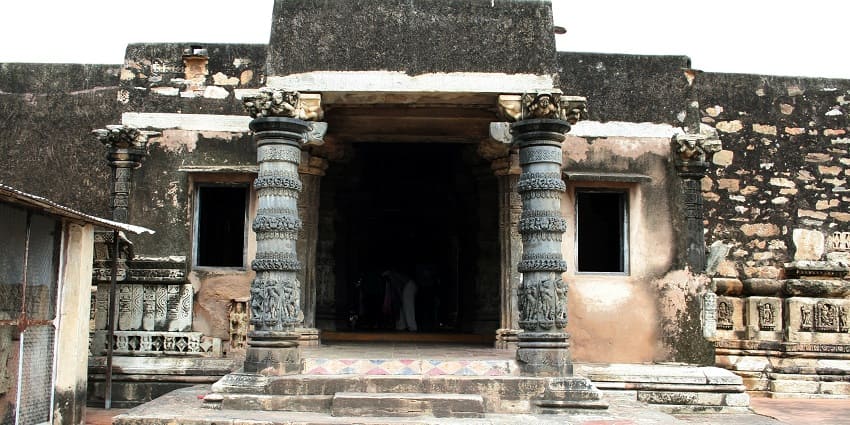 Neelkanth Temple near Sariska features exquisite stone carvings and tranquility