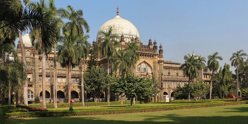 Walavalkar Shivaji Museum celebrates Chhatrapati Shivaji Maharaj's legacy.