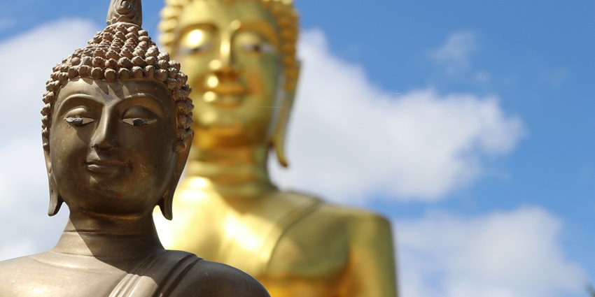 Wat Phra Yai is one of the best places around airport in Pattaya for everyone to explore.