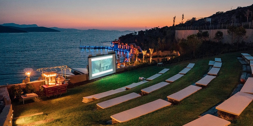 Watching a movie at Xion Mall Drive-In is one of the best things to do in Pune at Night.