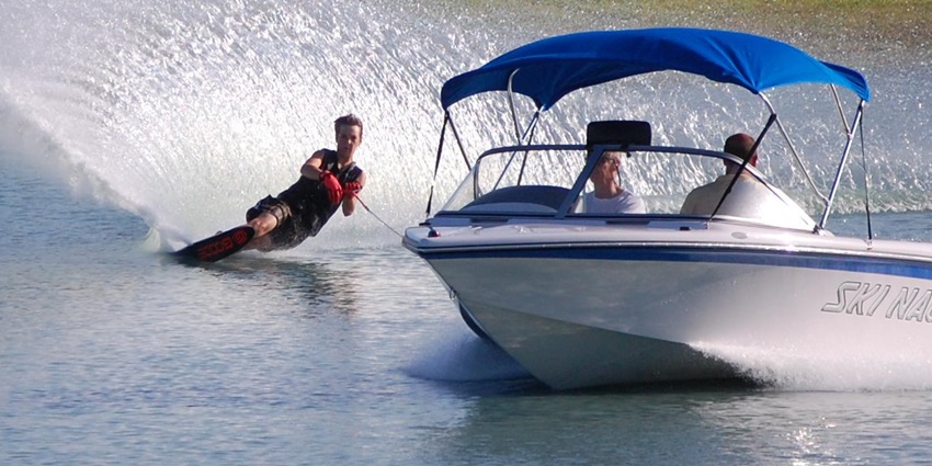 Get an adrenaline rush while water skiing in North Goa and enjoy the ultimate adventure
