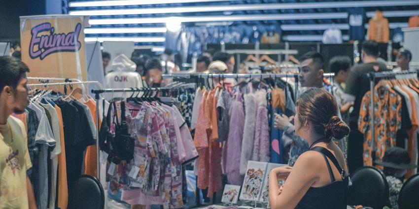 Classy Westfield Mall for luxurious brands and trendy shopping atmosphere.