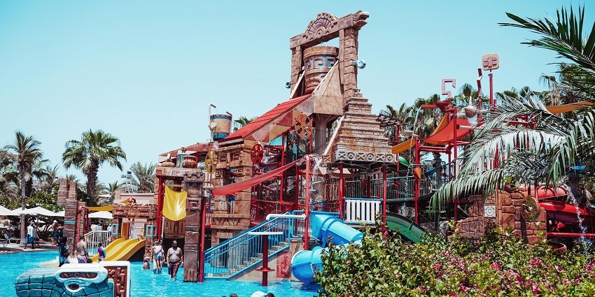 Wet N Wild is one of the most amazing water parks in Gurgaon for every traveller to visit.