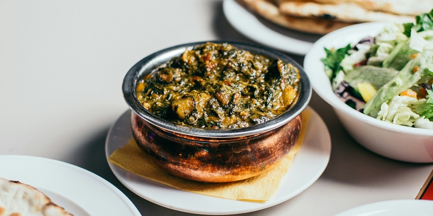 There are many eateries near Swapna Srushti Water Park offering scrumptious food.