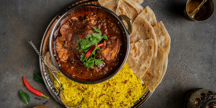 There are many eateries near Taranga Hill Wildlife Sanctuary offering delicious food.