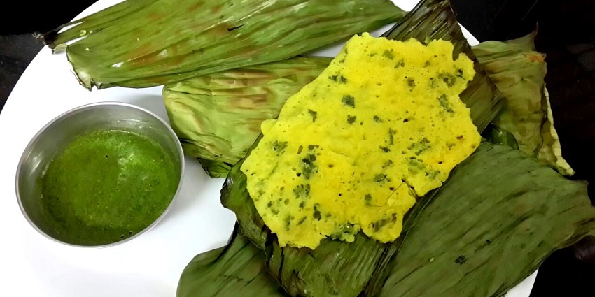 Fresh panki made by cooking rice batter between banana leaves.