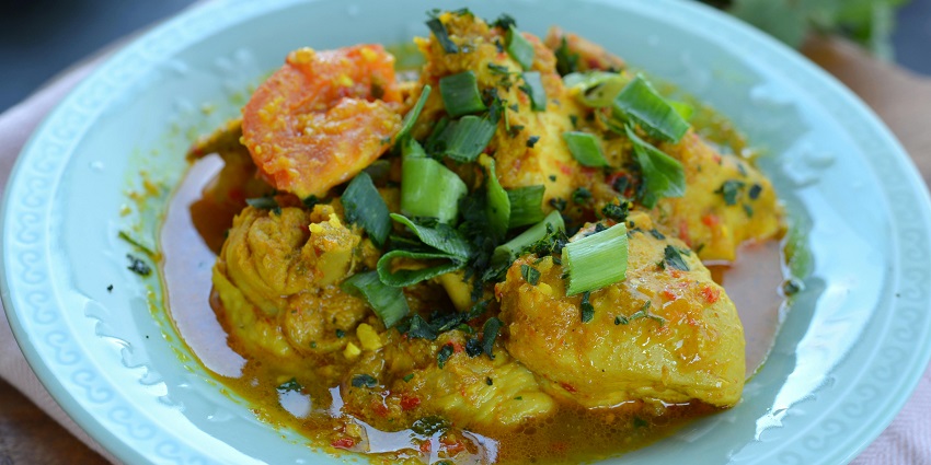 Savour coconut-based curries, seafood dishes and traditional meals at some of the top eating joints near this temple