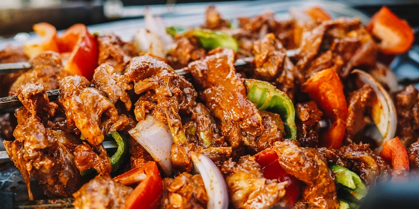 There are many eateries in Rajasthan offering delicious food including laal maas.