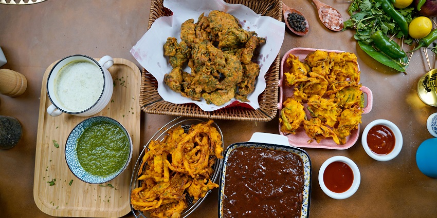 There are many restaurants near Greenland Water Park offering scrumptious delicacies.