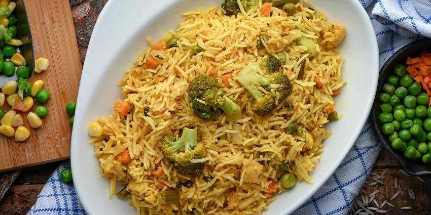 There are many eateries near Mukteshwar Temple offering scrumptious delicacies.