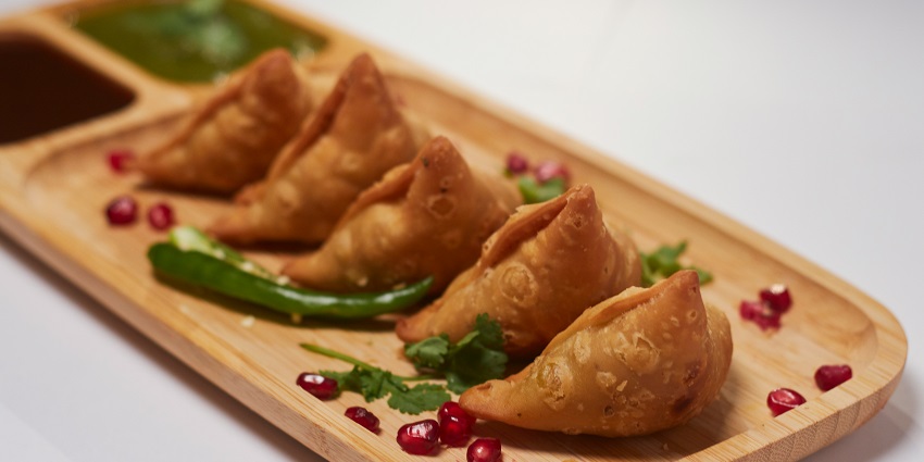 There are many eateries near Shahabad Fort offering authentic Rajasthani cuisine.