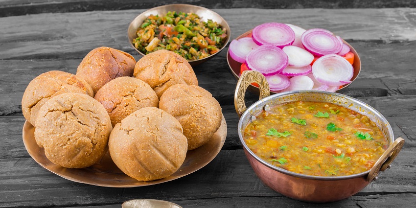 Karauli’s local restaurants serve authentic Rajasthani dishes like dal baati churma.