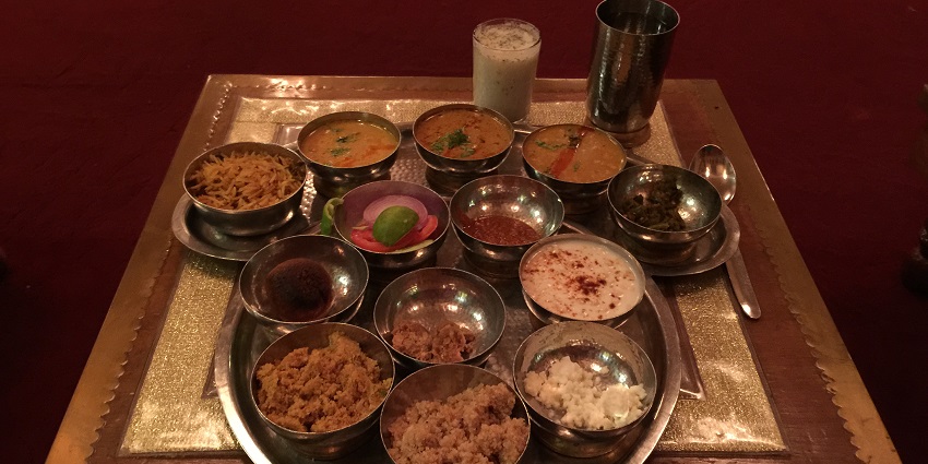 Dining near Pachewar Garh Fort includes local eateries and heritage hotels.