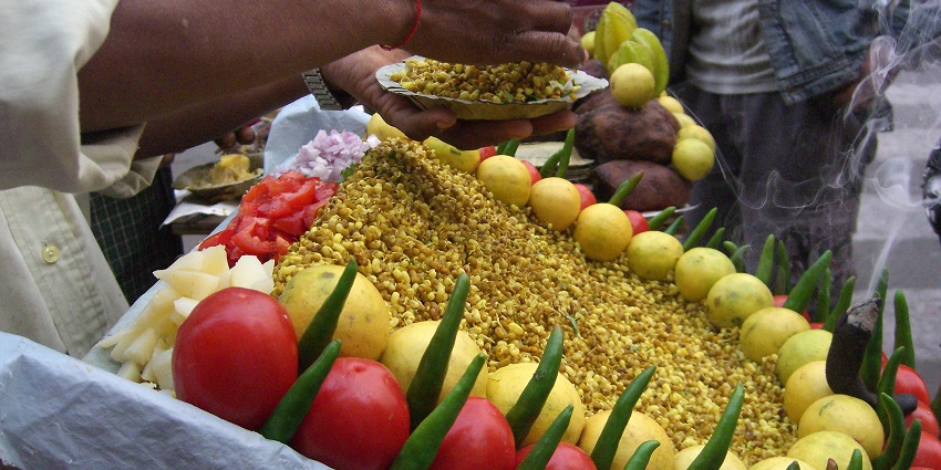 A picture of a street food vendor near the Shikhar Adventure Park