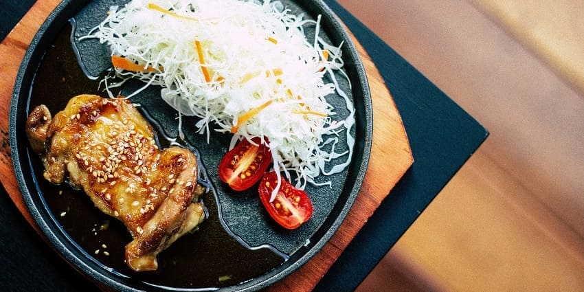 There are many restaurants in the region offering scrumptious Singaporean delicacies.