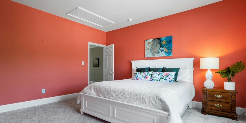 There are several accommodation options near the refreshing establishment in the region.