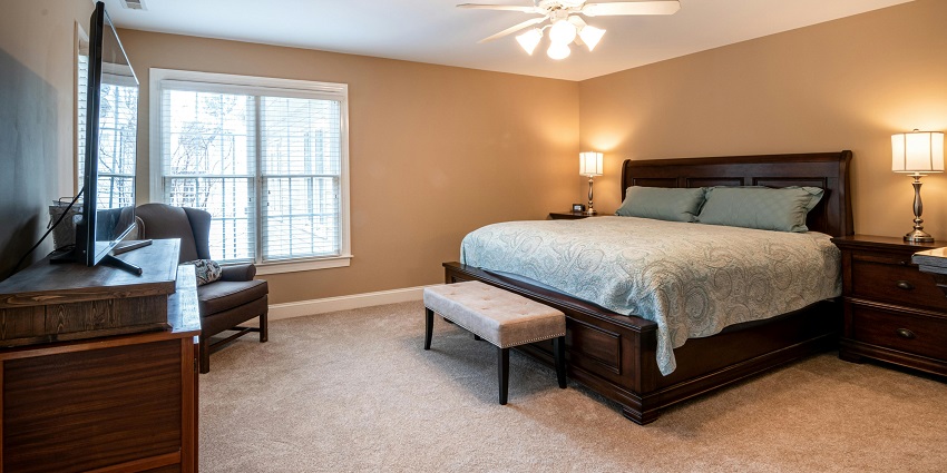 There are many stay options, ranging from luxury to budget ones, available in the region.