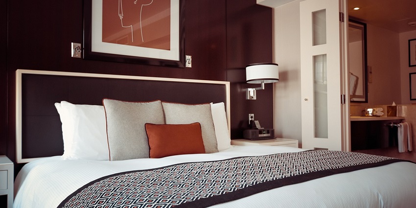 Hotels and guesthouses nearby offer a variety of facilities depending on tourists budget