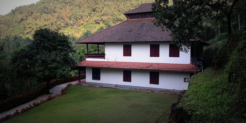There are many accommodation options near the attraction for a comfortable stay.