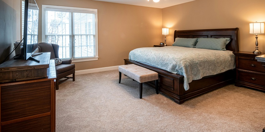 There are many luxurious and budget hotels available near the recreational establishment.