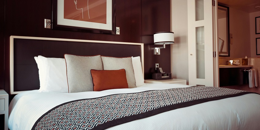 Accommodations nearby offer many facilities according to tourists budget
