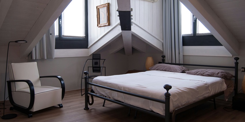 From hotels to homestays, there are many accommodations near Thol Lake Wildlife Sanctuary.