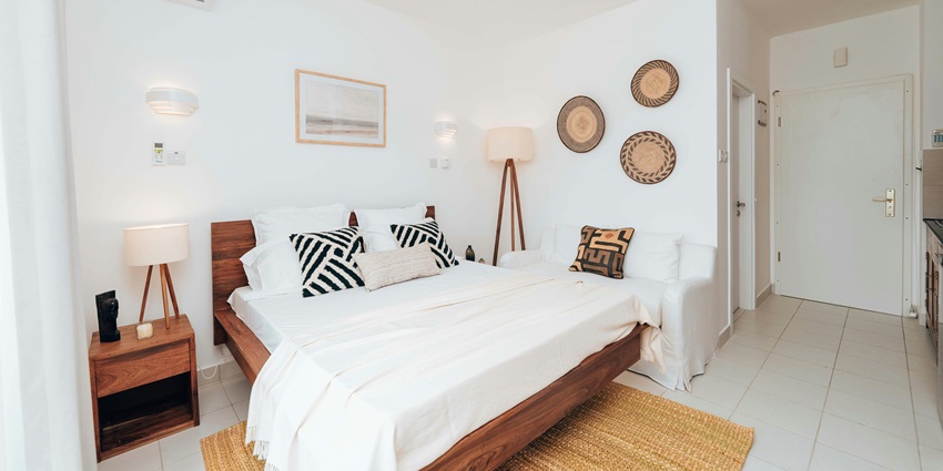 An image of a hotel room, an accommodation near the Dabhoi Fort located in Kutch.