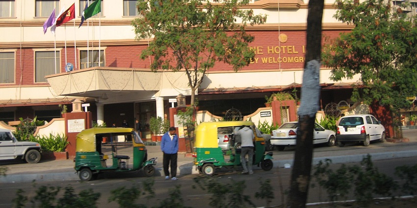 Front view of Hotel Fortune Landmark in Ahmedabad, one of the places to stay near this mosque