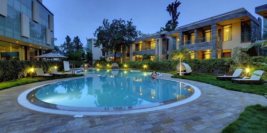 There are many luxurious hotels with pools in Gujarat.