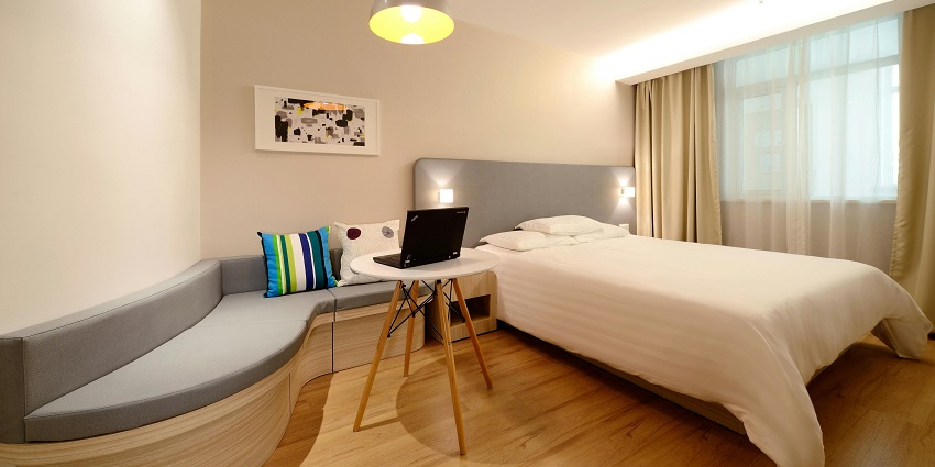 The island offers various accommodation options for tourists with different budgets.