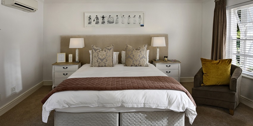 Accommodations nearby offer a variety of services according to tourists budget