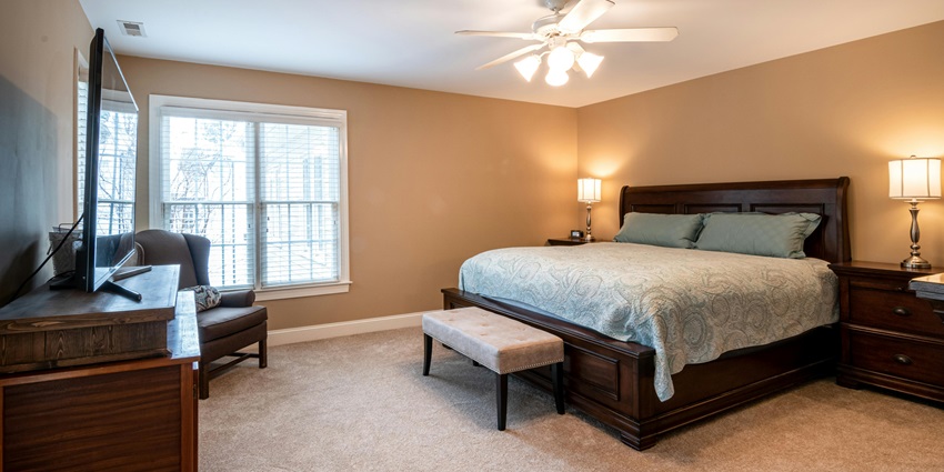 There are a variety of accommodation options available near the famous attraction.