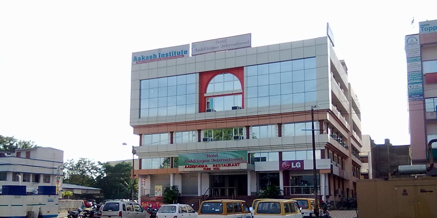 Parking of one of the hotels in Jharkhand, near the Babadham temple.