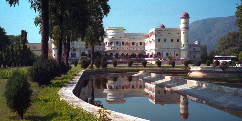 A view of the Sariska Palace, a luxurious hotel one can consider as a stay option in Rajasthan.