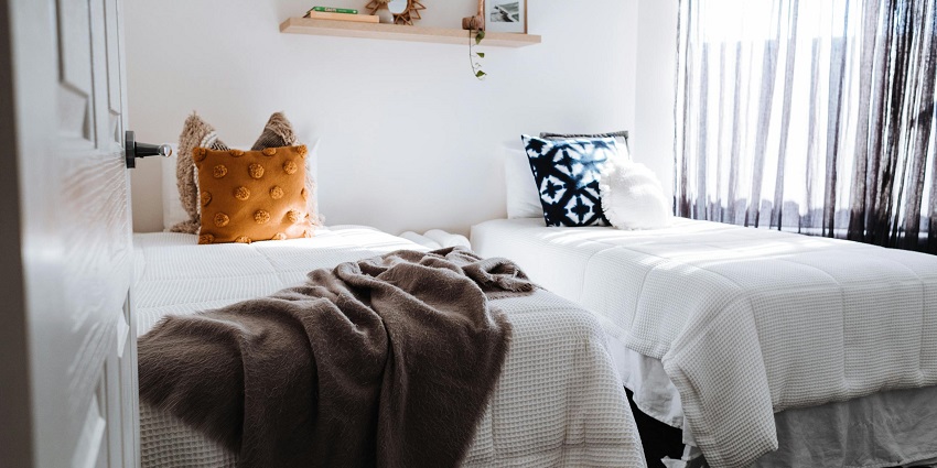 An image of a hotel room, an accommodation near Virasat-e-Khalsa museum in Punjab.