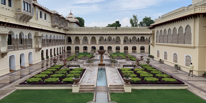 Stay near Moti Dungri Fort offers luxury, mid-range, and budget options.