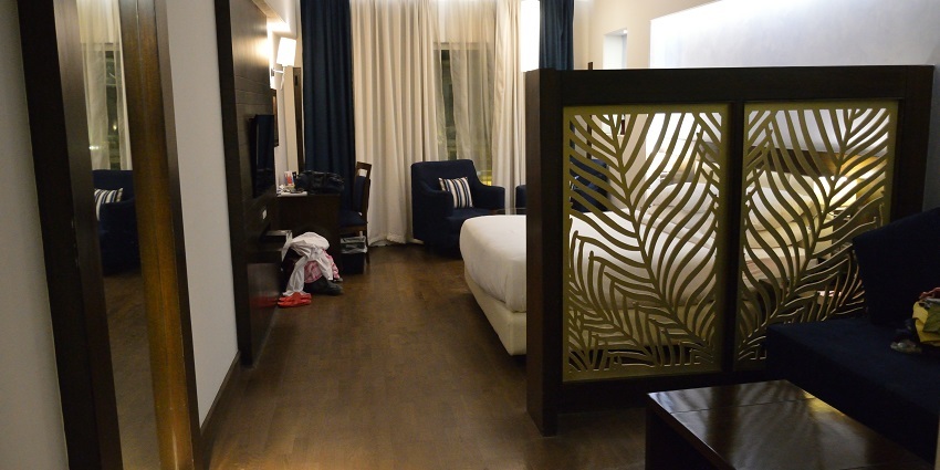 Accommodations near the fort offer a variety of facilities according to tourists budget