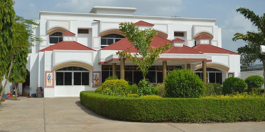 View of Ram Durbar Hotel in Satna Road in Chitrakoot, near the Maihar Temple.