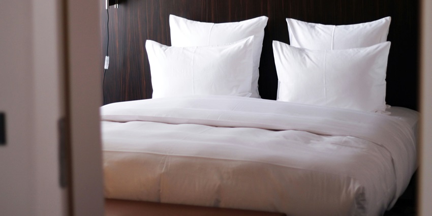 From opulent hotels to palaces, there are many accommodation options in Rajasthan.