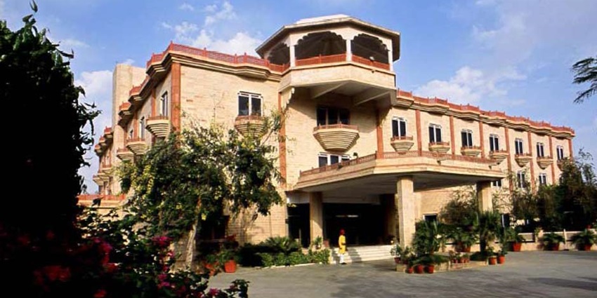 Expansive view of the Hotel Mansingh Palace, one of the best places for every traveller.
